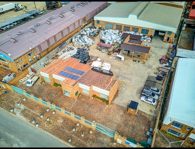 1,396M² WAREHOUSE FOR SALE IN JET PARK